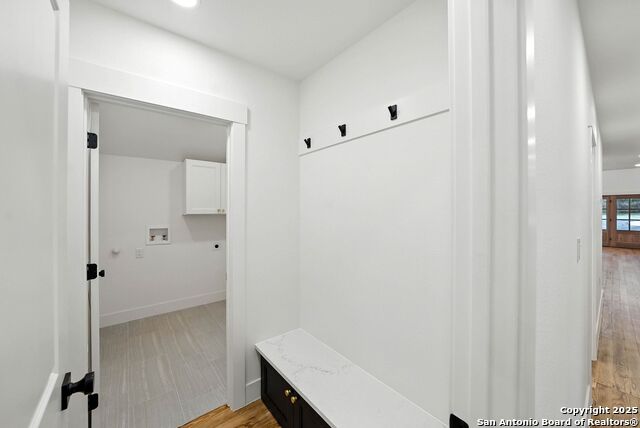 Image 21 of 47 For 8618 Indian Hills