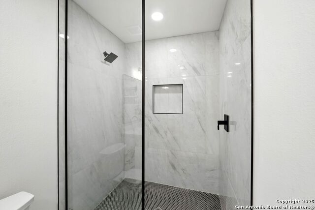 Image 26 of 47 For 8618 Indian Hills