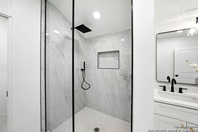 Image 27 of 47 For 8618 Indian Hills