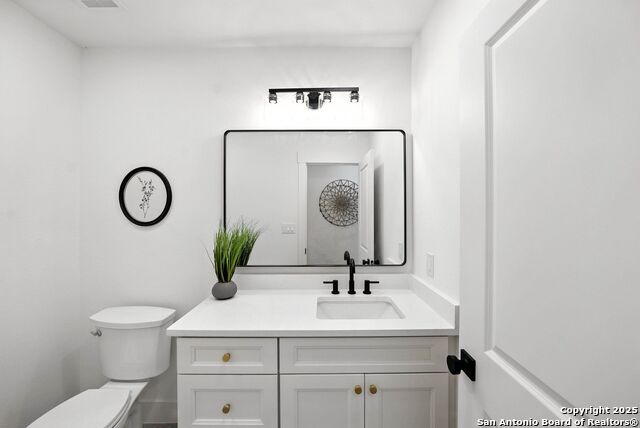 Image 36 of 47 For 8618 Indian Hills