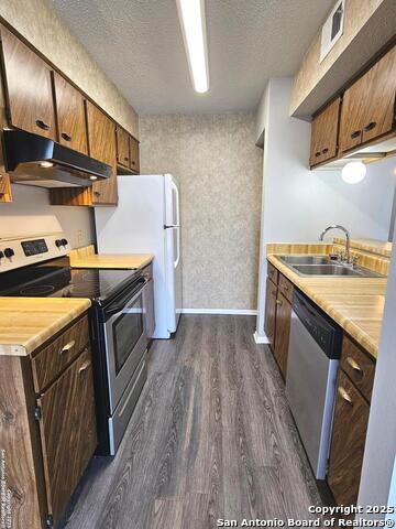 Listing photo id 11 for 3843 Barrington Dr 262