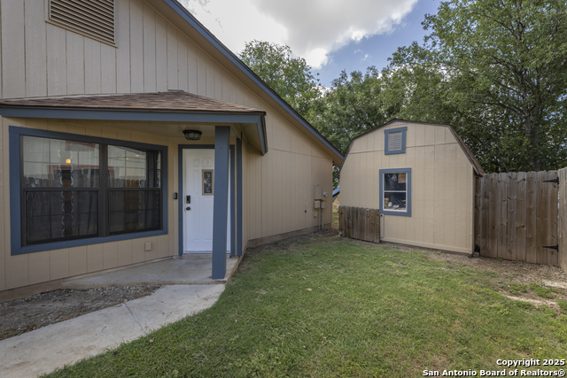 Image 4 of 25 For 8938 Rich Way