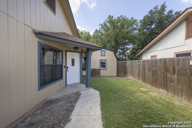 Image 5 of 25 For 8938 Rich Way