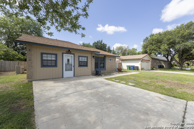 Image 6 of 25 For 8938 Rich Way