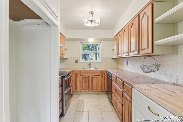 Image 18 of 44 For 9014 Brigadoon St