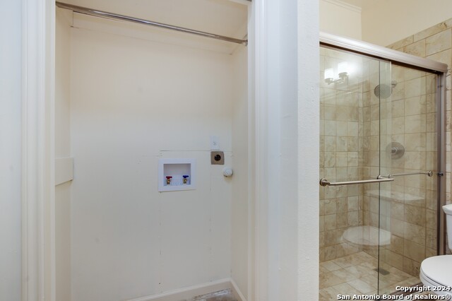 Image 17 of 23 For 7707 Broadway  23a