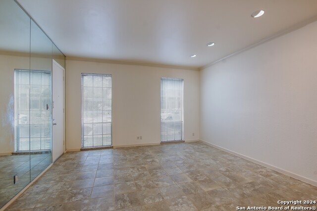 Image 7 of 23 For 7707 Broadway  23a