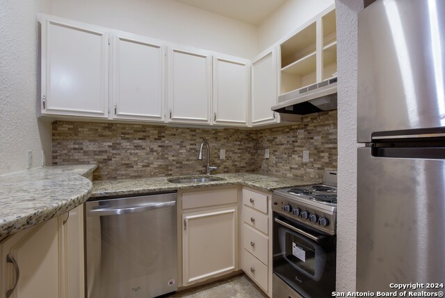 Image 9 of 23 For 7707 Broadway  23a