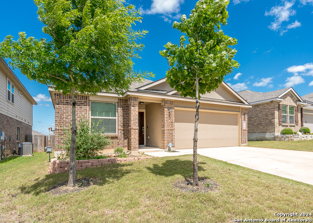 Image 3 of 40 For 6119 Akin Elm