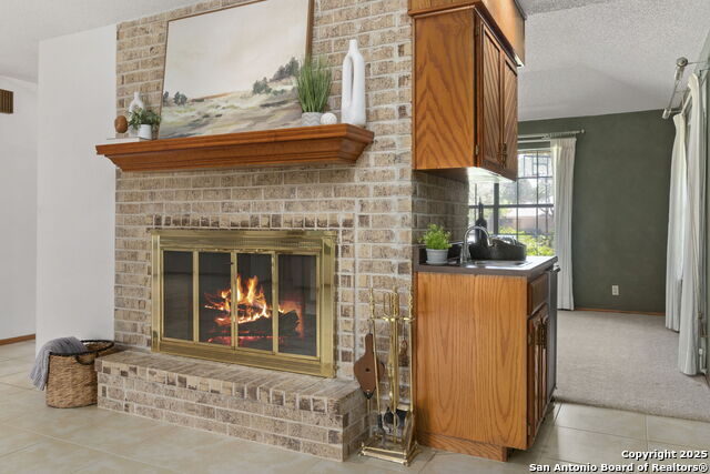 Listing photo id 8 for 19507 Encino Gap