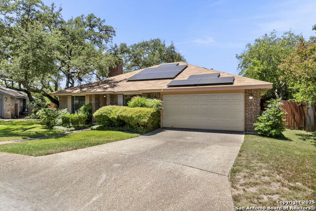 Listing photo id 0 for 19507 Encino Gap