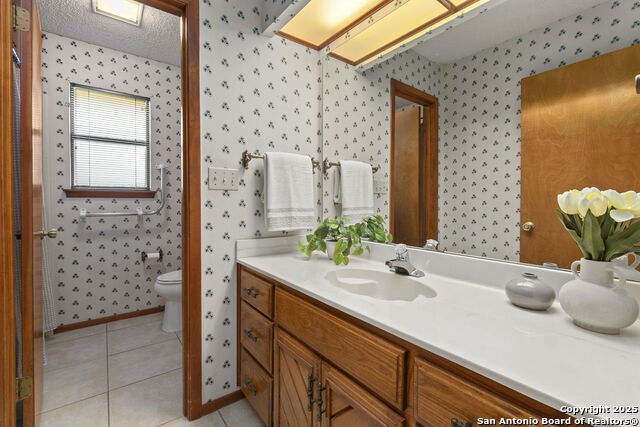 Listing photo id 24 for 19507 Encino Gap