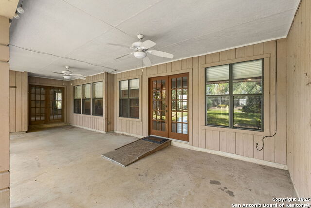 Listing photo id 26 for 19507 Encino Gap