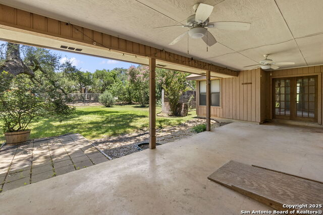 Listing photo id 27 for 19507 Encino Gap