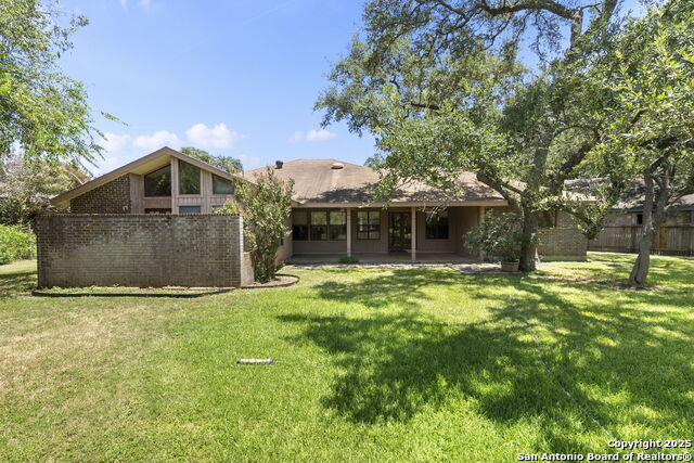 Listing photo id 30 for 19507 Encino Gap