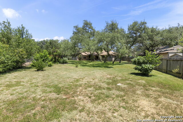 Listing photo id 31 for 19507 Encino Gap