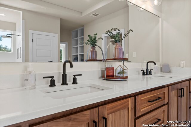 Image 20 of 51 For 5721 Dry Comal