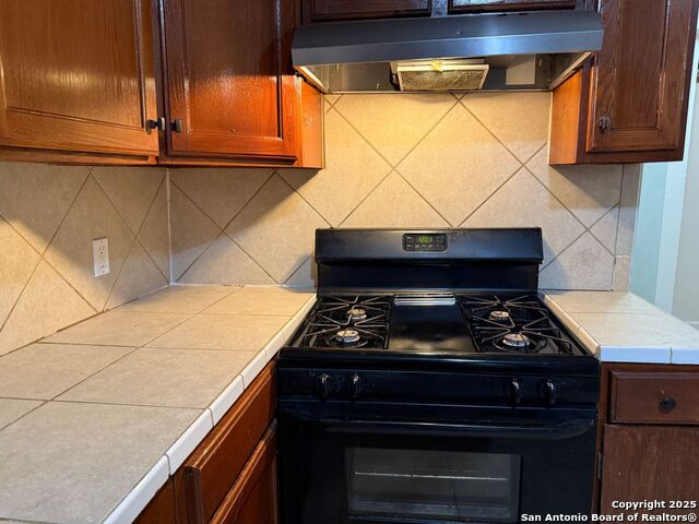 Image 7 of 11 For 1226 36th Nw B