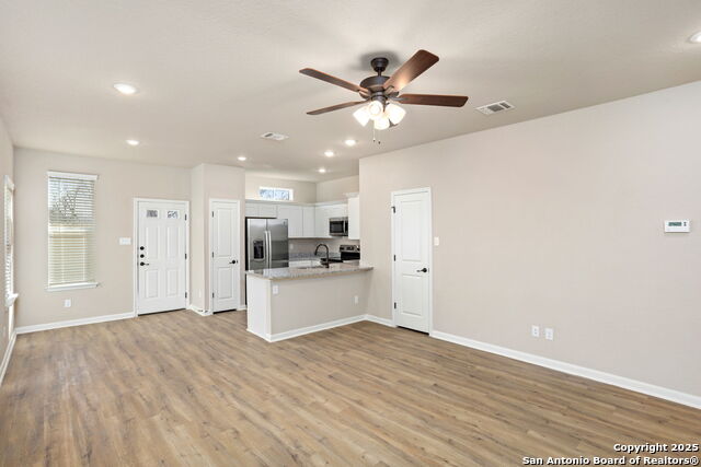 Image 7 of 28 For 826 Soria Place  102
