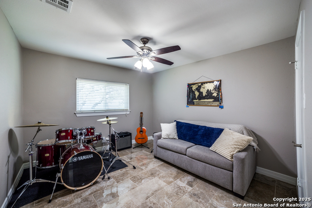 Image 14 of 25 For 8522 Wickersham