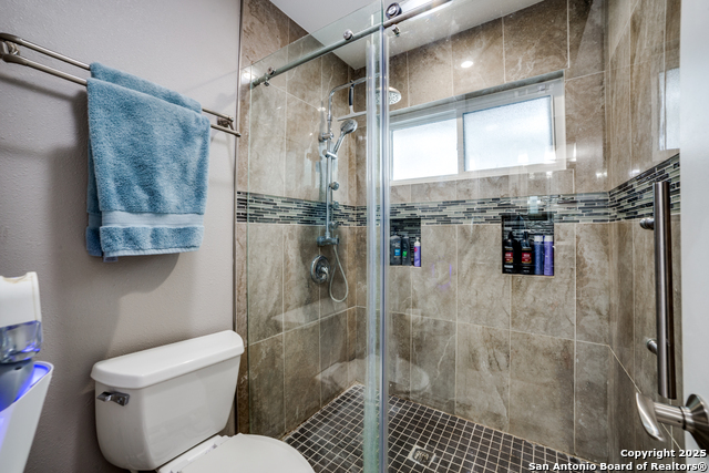 Image 19 of 25 For 8522 Wickersham