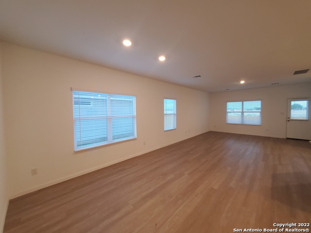Image 17 of 39 For 300 Cordova Terrace
