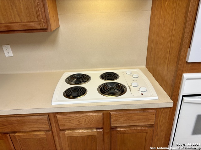 Image 14 of 35 For 213 Lakota Ct