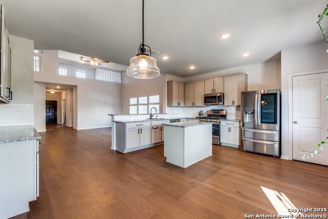 Image 10 of 27 For 9303 Grand Western