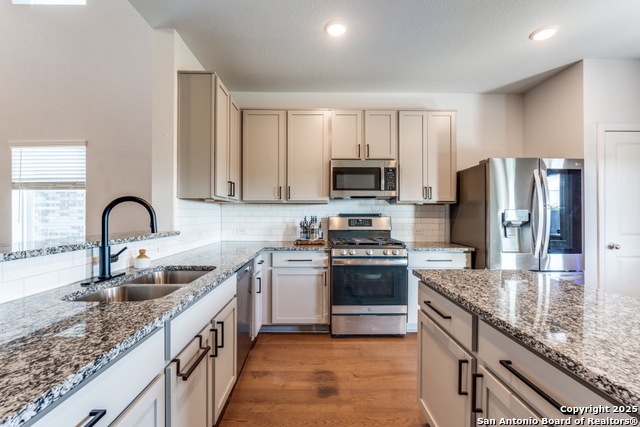 Image 11 of 27 For 9303 Grand Western