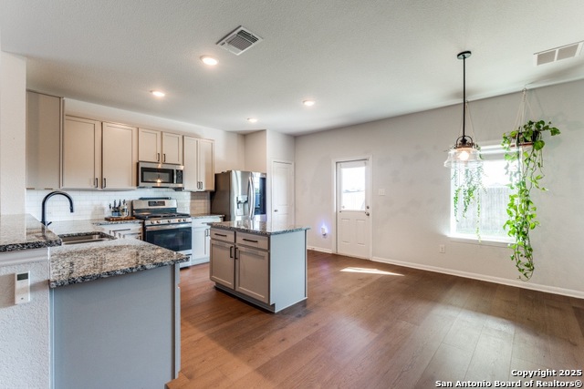Image 6 of 27 For 9303 Grand Western