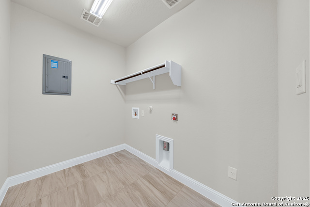 Image 18 of 21 For 221 Janice Avenue