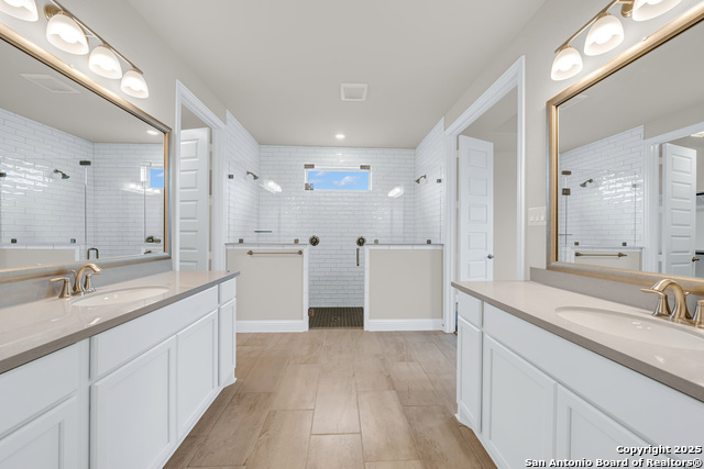 Image 3 of 21 For 221 Janice Avenue