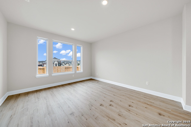 Image 7 of 21 For 221 Janice Avenue