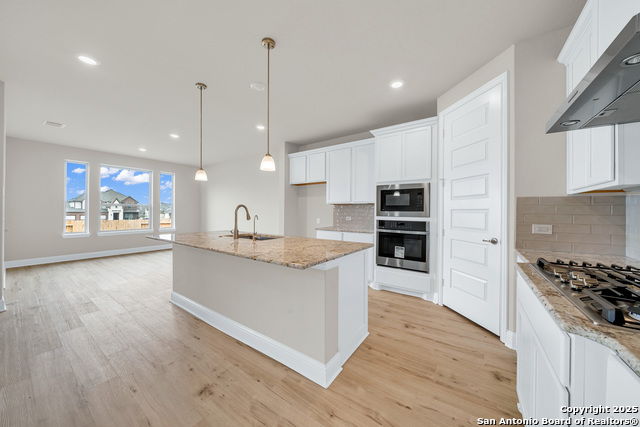 Image 8 of 21 For 221 Janice Avenue
