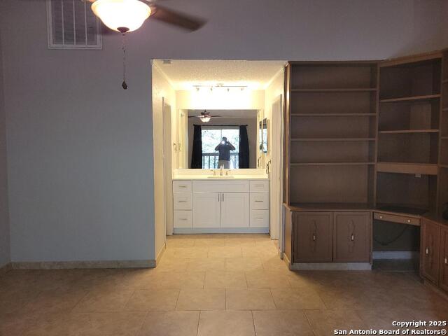 Image 8 of 17 For 10527 Perrin Beitel  B202