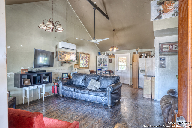 Listing photo id 4 for Tbd Peggy Pave  H90w,c202 W