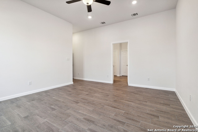 Image 13 of 27 For 2123 Lennon Ave