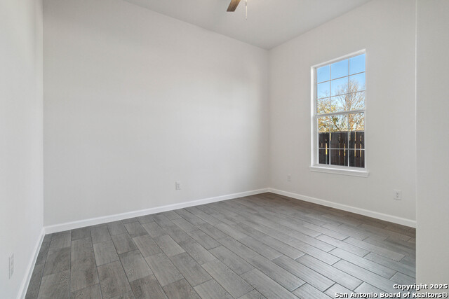Image 19 of 27 For 2123 Lennon Ave