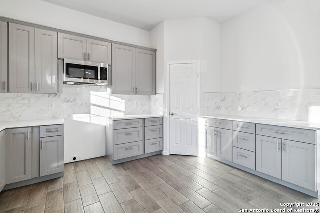 Image 9 of 27 For 2123 Lennon Ave