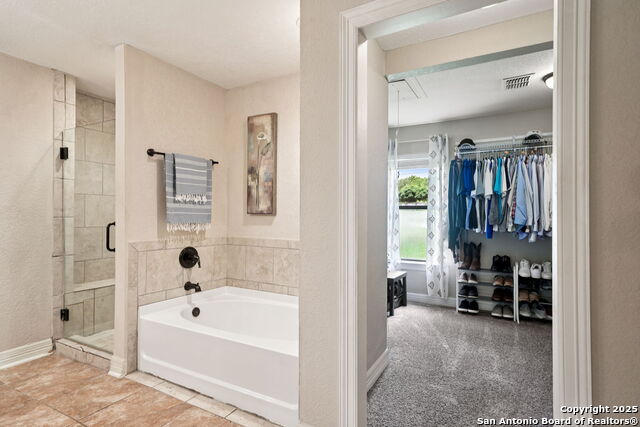 Image 18 of 42 For 9514 Goldenrod Cir