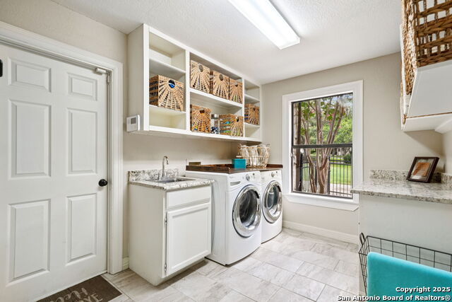 Image 26 of 42 For 9514 Goldenrod Cir