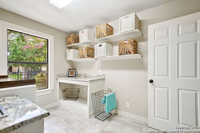 Image 27 of 42 For 9514 Goldenrod Cir