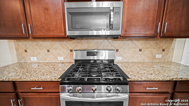 Image 21 of 28 For 13410 Flora Springs