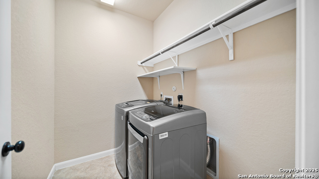 Image 23 of 28 For 13410 Flora Springs