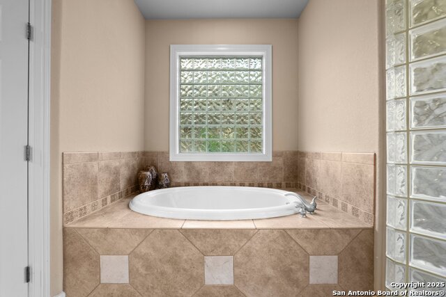 Image 18 of 49 For 5310 River Oaks