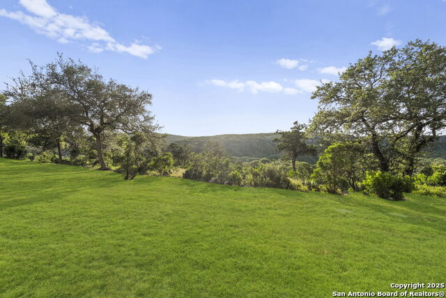 Image 2 of 49 For 5310 River Oaks