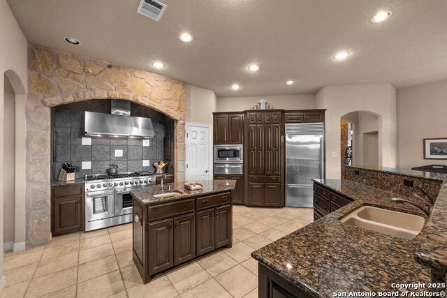 Image 27 of 49 For 5310 River Oaks