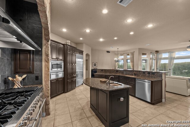 Image 32 of 49 For 5310 River Oaks