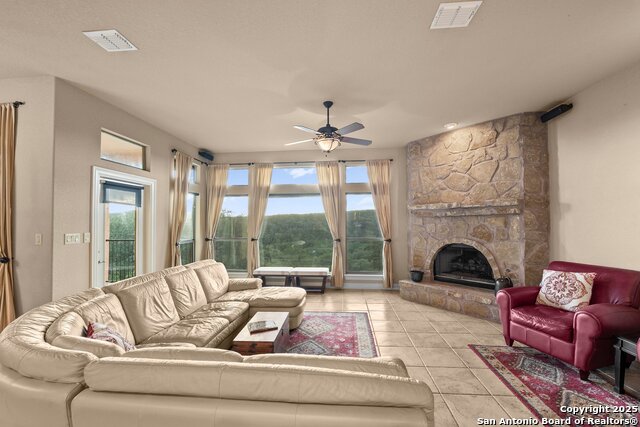 Image 33 of 49 For 5310 River Oaks