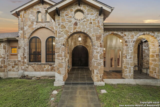 Image 4 of 49 For 5310 River Oaks